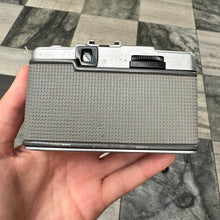 Load image into Gallery viewer, Olympus Pen EE-2