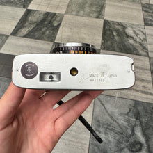 Load image into Gallery viewer, Olympus Pen EE-2