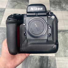 Load image into Gallery viewer, Nikon F5