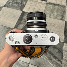 Load image into Gallery viewer, Nikon FE2