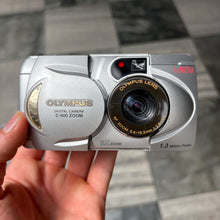 Load image into Gallery viewer, Olympus Camedia C-900 Zoom
