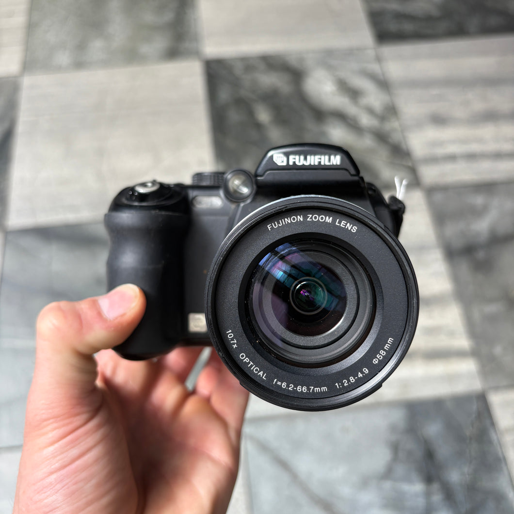 Fujifilm FinePix S9500