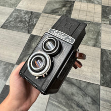 Load image into Gallery viewer, Lubitel 2