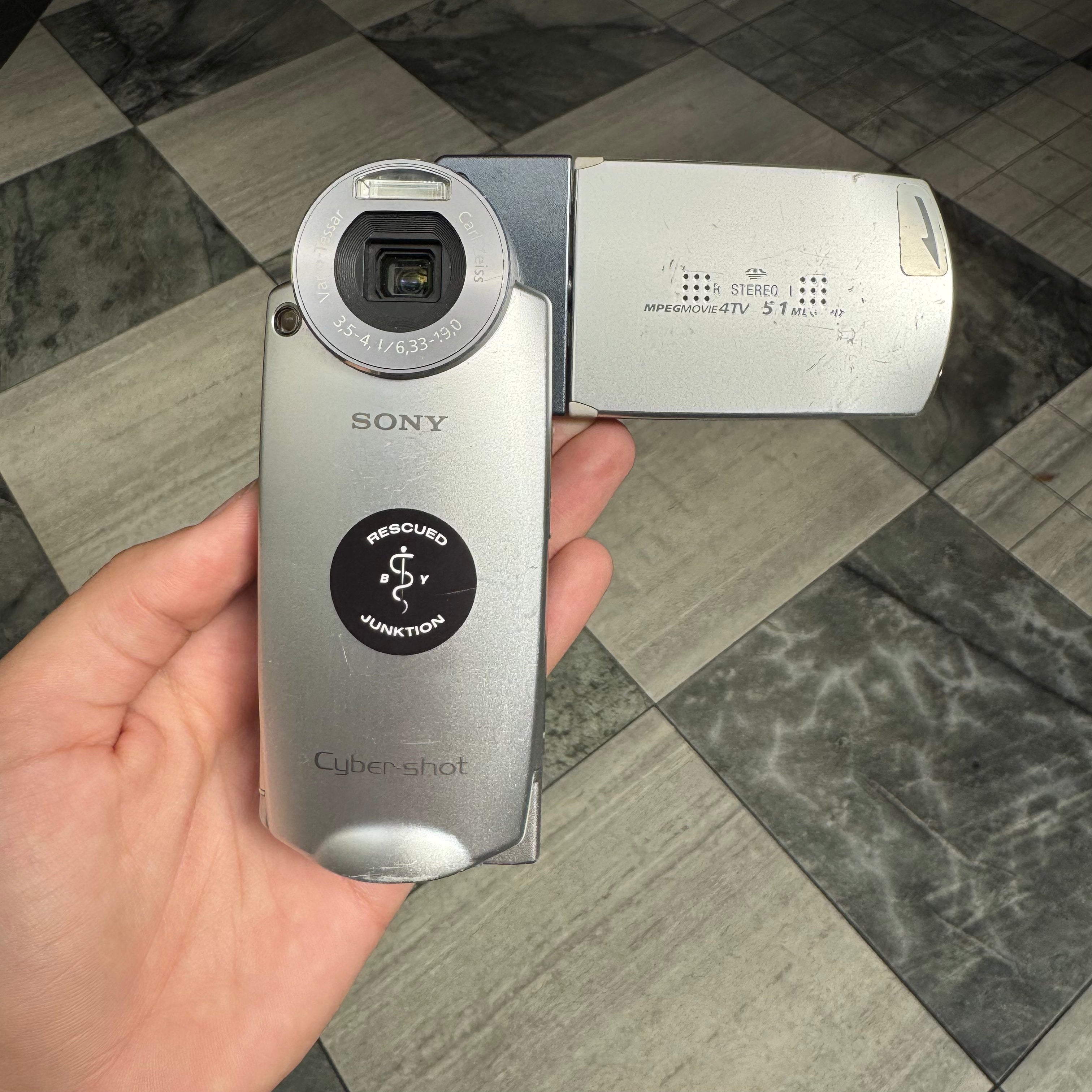 Amazon.com : Sony Cybershot DSC-M2 5.1MP Digital Camera with