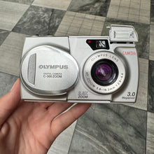 Load image into Gallery viewer, Olympus Camedia C-300 Zoom
