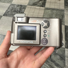 Load image into Gallery viewer, Olympus Camedia C-300 Zoom