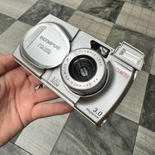 Load image into Gallery viewer, Olympus Camedia C-300 Zoom