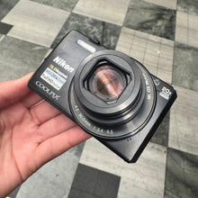 Load image into Gallery viewer, Nikon Coolpix S7000