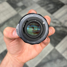 Load image into Gallery viewer, Super-Multi-Coated Takumar 35mm f/2 Lens