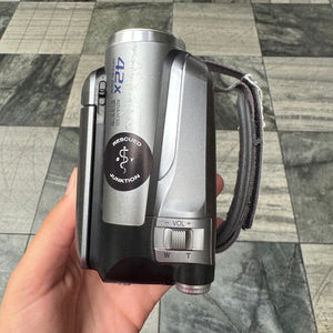 Panasonic SDR-H40 Camcorder