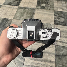 Load image into Gallery viewer, Olympus OM-30 Body