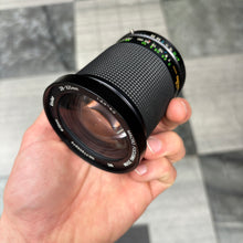 Load image into Gallery viewer, Vivitar Macro Focusing Zoom 28-105mm f/3.5-4.5 Lens