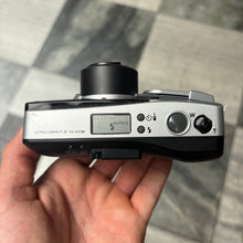 Load image into Gallery viewer, Olympus Superzoom 105R