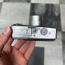 Load image into Gallery viewer, Fujifilm FinePix A610