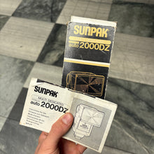 Load image into Gallery viewer, Sunpak Auto 2000 DZ Flash