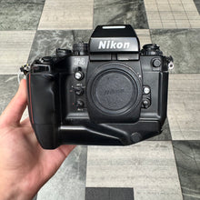 Load image into Gallery viewer, Nikon F4 Body