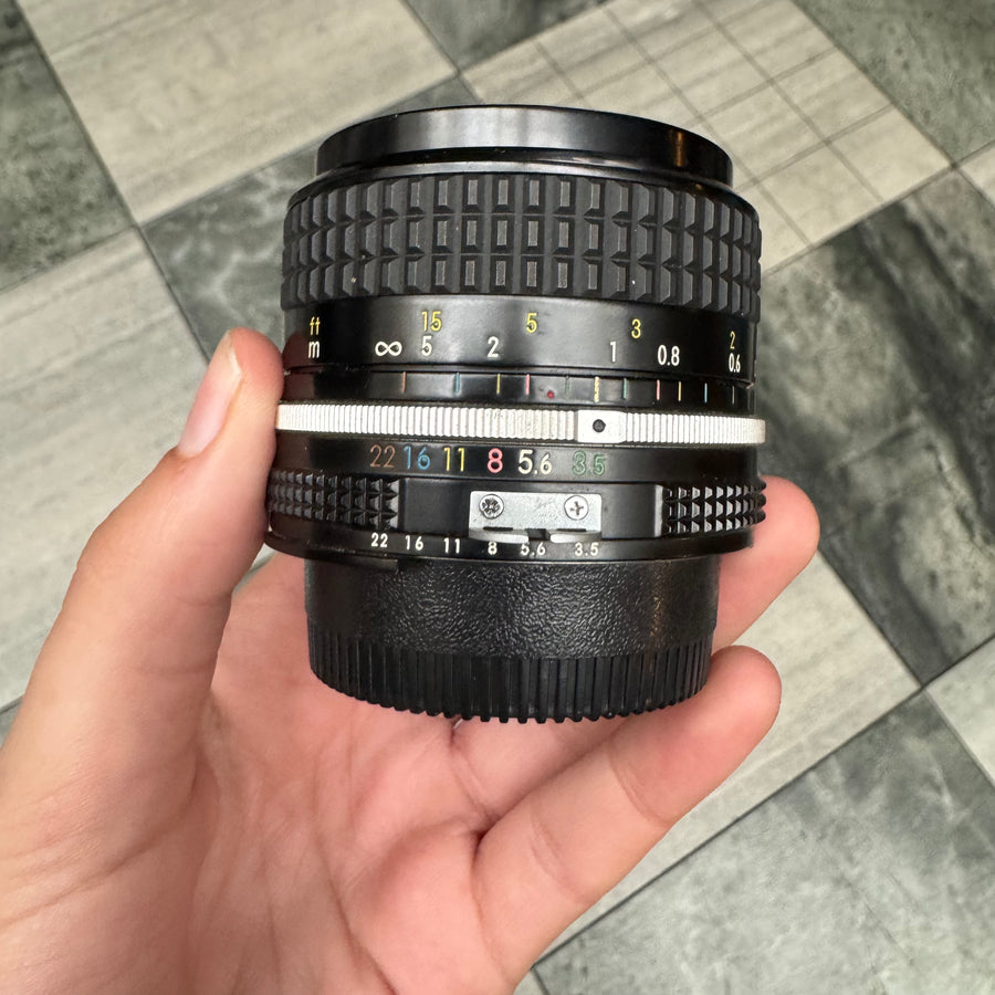 Nikon Nikkor AI 28mm f/3.5 Lens