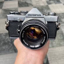 Load image into Gallery viewer, Olympus OM-2