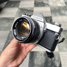 Load image into Gallery viewer, Olympus OM-2