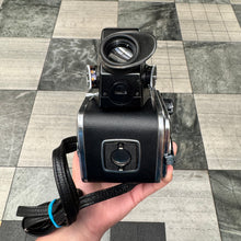 Load image into Gallery viewer, Hasselblad 2000FC