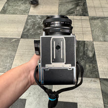 Load image into Gallery viewer, Hasselblad 2000FC