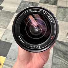 Load image into Gallery viewer, Hasselblad 2000FC