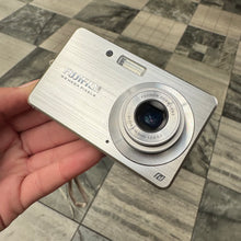 Load image into Gallery viewer, Fujifilm FinePix J15fd