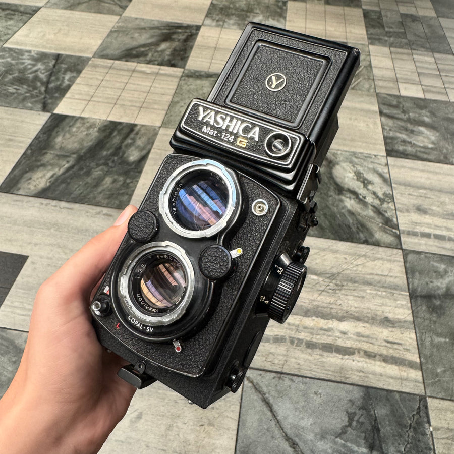 Yashica Mat-124G