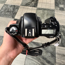 Load image into Gallery viewer, Canon EOS 3000 Body