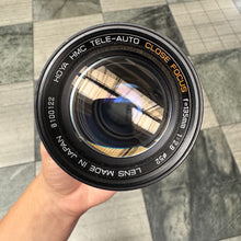 Load image into Gallery viewer, Hoya HMC Tele-Auto Close Focus 135mm f/2.8 Lens
