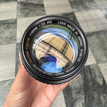 Load image into Gallery viewer, Hoya HMC Tele-Auto Close Focus 135mm f/2.8 Lens