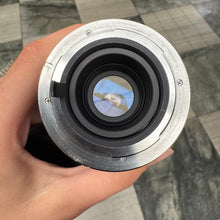 Load image into Gallery viewer, Hoya HMC Tele-Auto Close Focus 135mm f/2.8 Lens