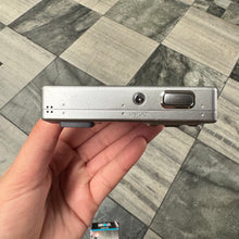 Load image into Gallery viewer, Minolta DiMAGE Xi