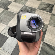 Load image into Gallery viewer, Sony CCD-TRV14E Handycam
