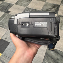 Load image into Gallery viewer, Sony CCD-TRV14E Handycam