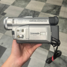 Load image into Gallery viewer, Panasonic NV-DS15 Camcorder