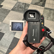Load image into Gallery viewer, Panasonic NV-DS15 Camcorder