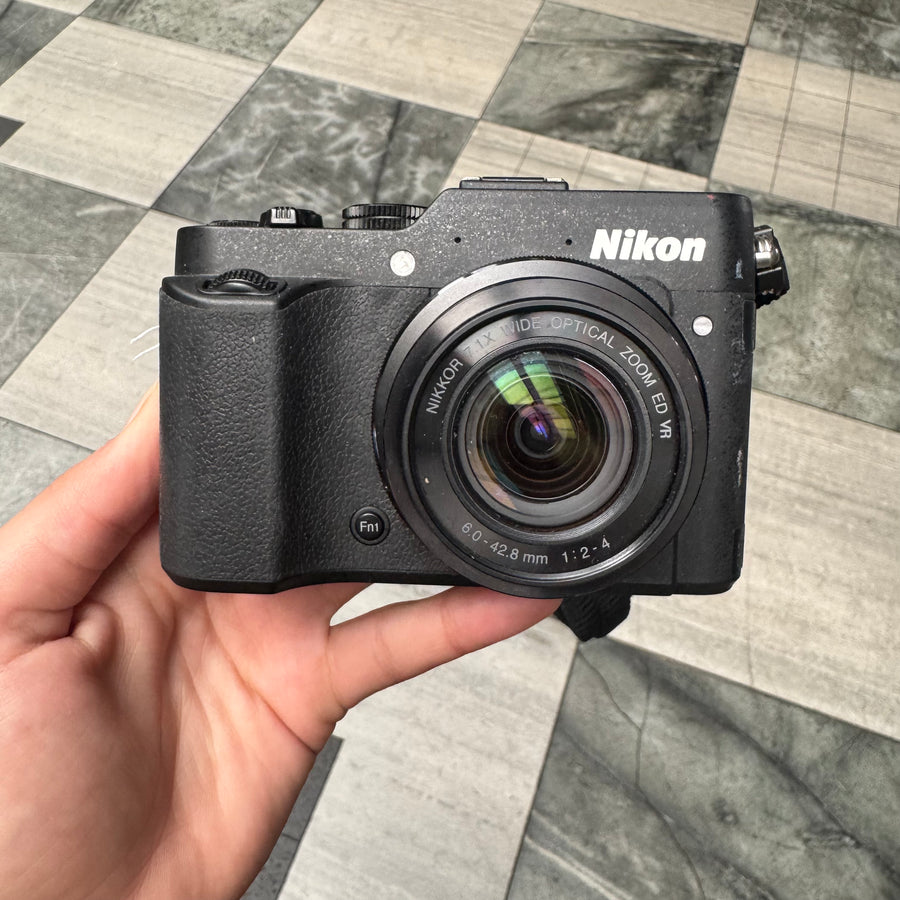 Nikon Coolpix P7800