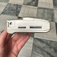 Load image into Gallery viewer, Olympus Stylus Epic Zoom 115 Deluxe