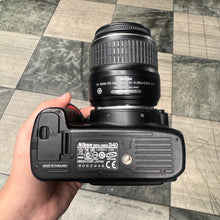 Load image into Gallery viewer, Nikon D40