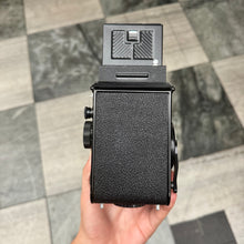 Load image into Gallery viewer, Yashica Mat-124G