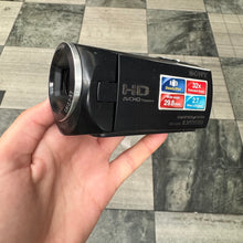 Load image into Gallery viewer, Sony Handycam HDR-CX220
