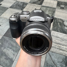 Load image into Gallery viewer, Panasonic Lumix DMC-FZ30