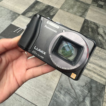Load image into Gallery viewer, Panasonic Lumix DMC-ZS20