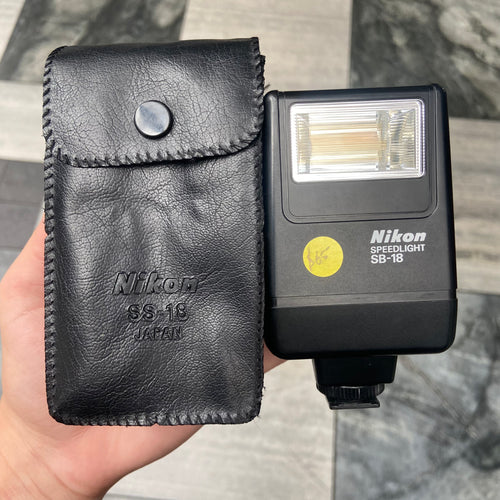 Nikon Speedlight SB-18 Flash