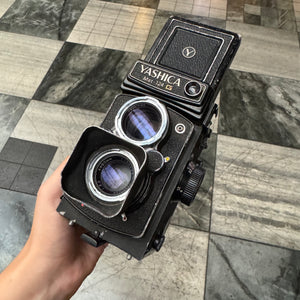 Yashica Mat-124G
