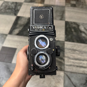 Yashica Mat-124G