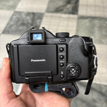 Load image into Gallery viewer, Panasonic Lumix DMC-FZ30