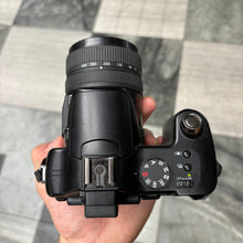 Load image into Gallery viewer, Panasonic Lumix DMC-FZ30