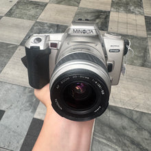 Load image into Gallery viewer, Minolta Dynax 404si